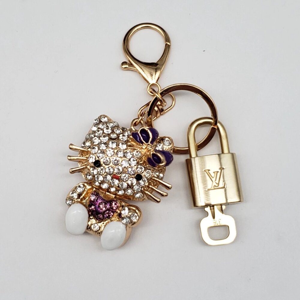 LV Authentic Gold Padlock 🔒 Key Set w/ Unbranded Hello Kitty Keychain Charm